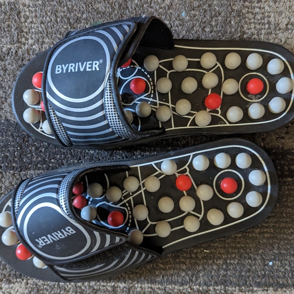 Acupuncture sandals